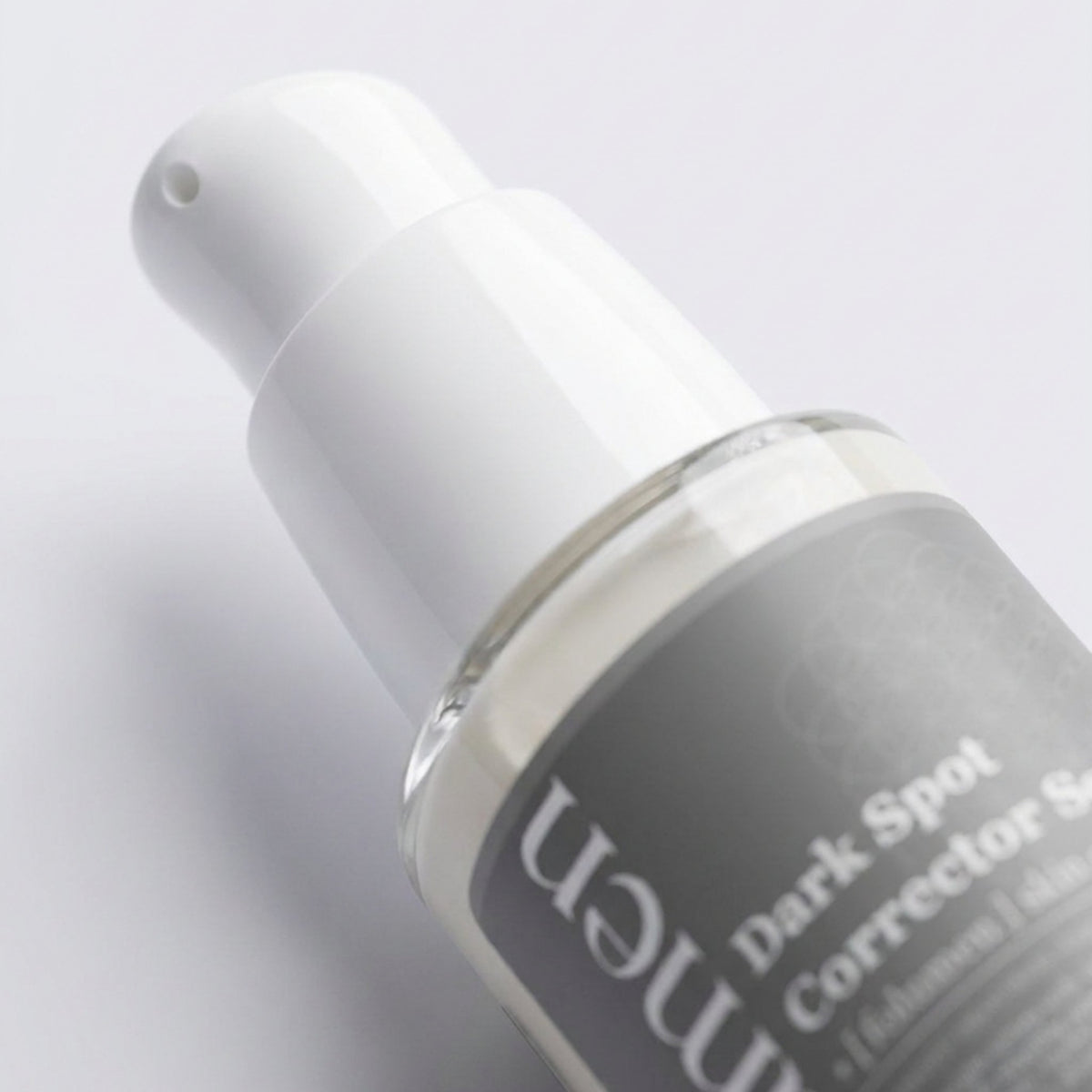 FOLUMEN dark spot corrector serum close up